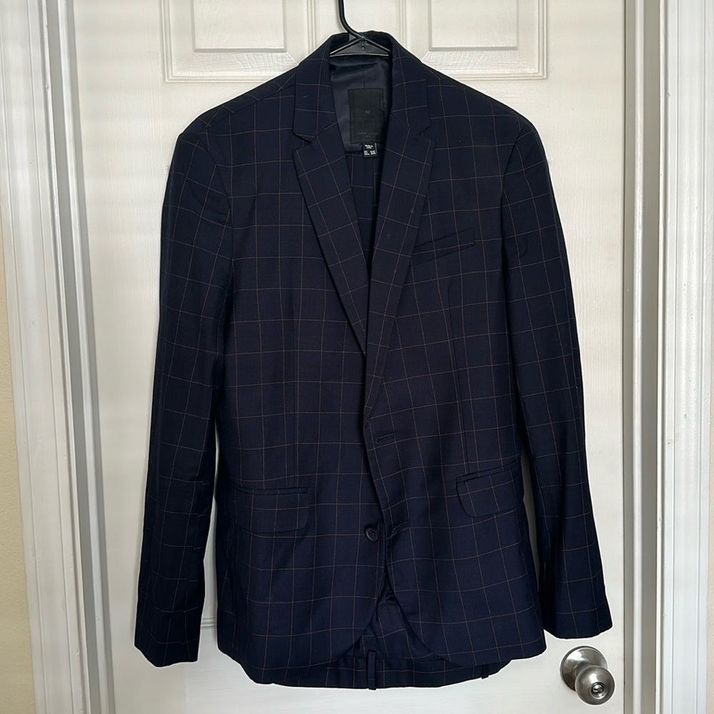 Men’s Suit - image 1